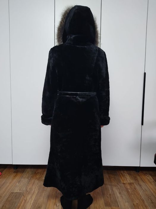 Продам шубу мутон с мехом