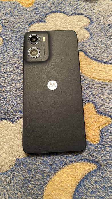 Продам телефон Motorola e15