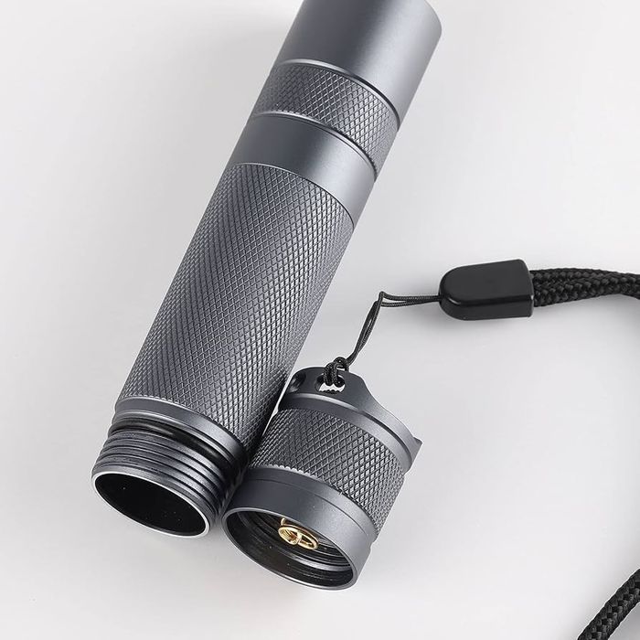 Продам фонарик Convoy S2+