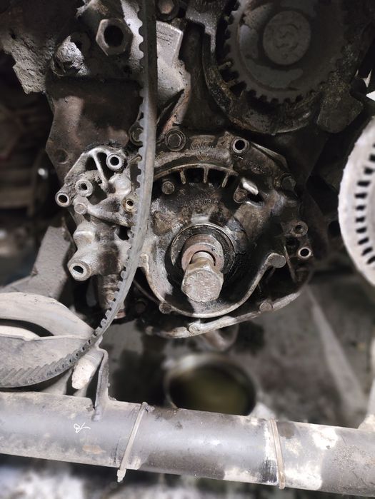 Продам масленный насос ауди 2.3