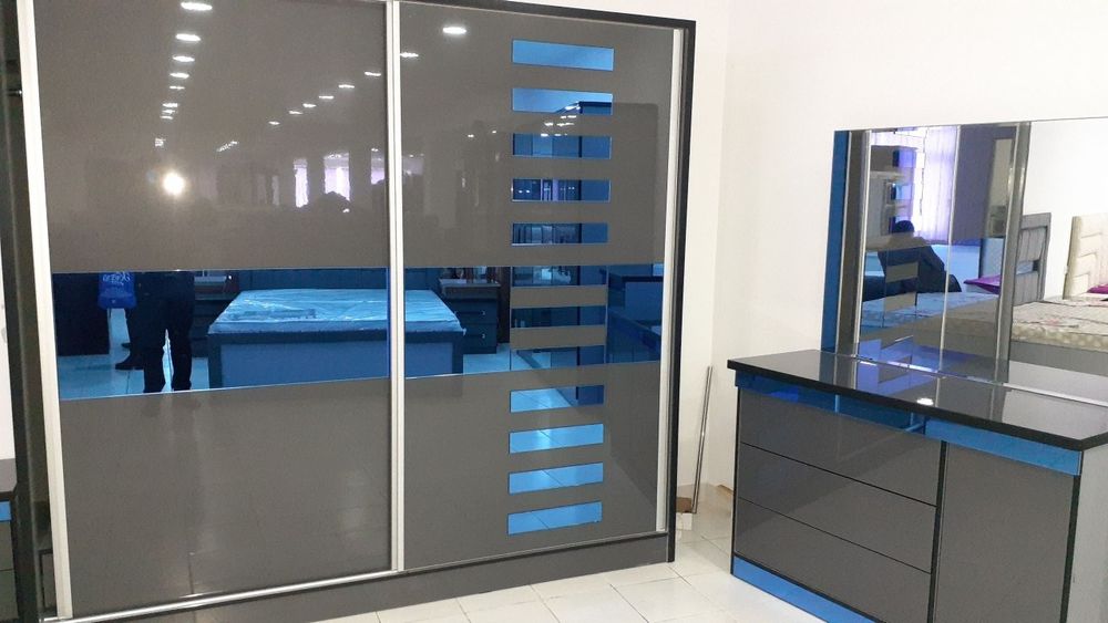 Spalniy mebel sotiladi