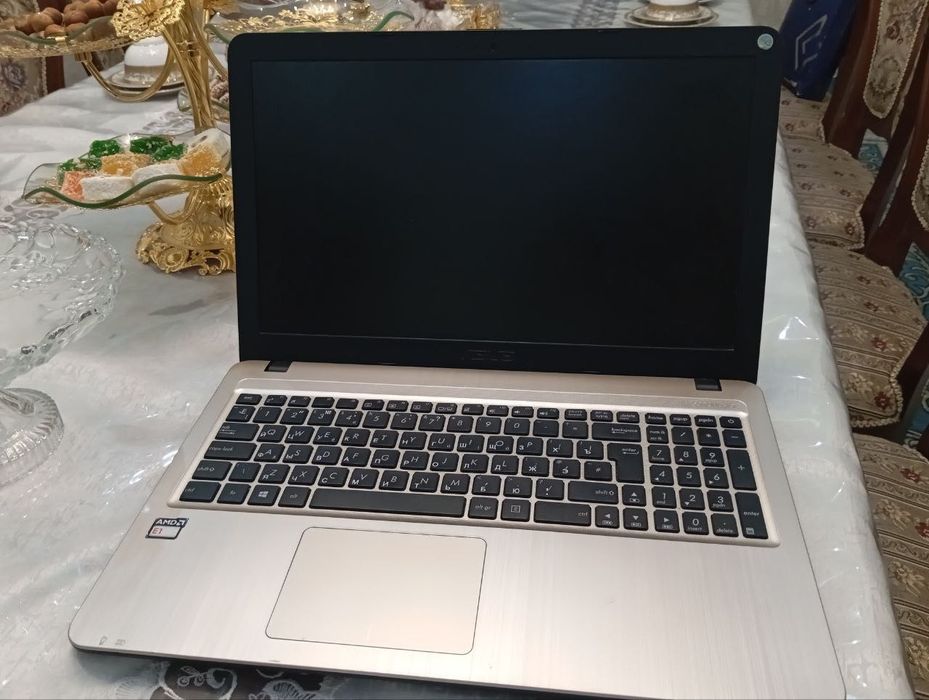Notbuk Asus new AMD E1