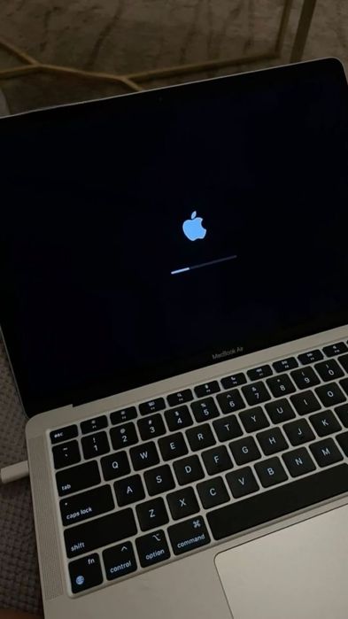 MacBook air продам