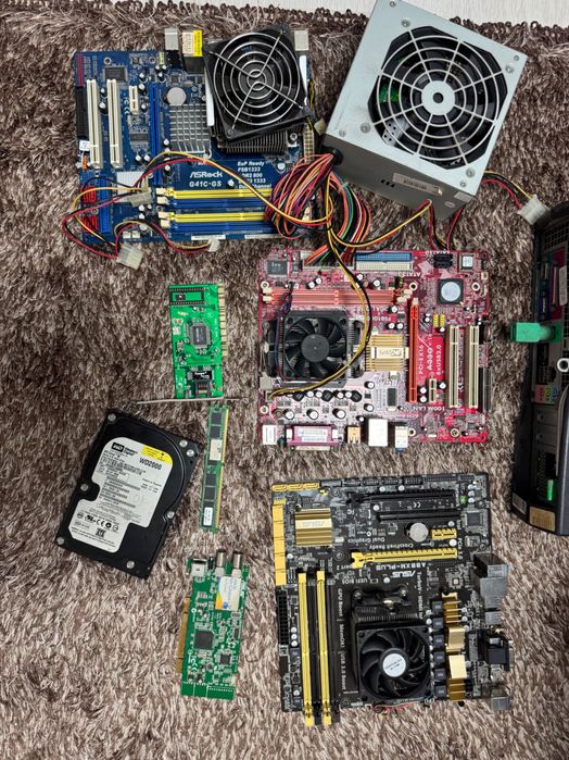 Различни платки.