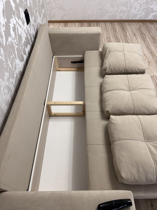 Продам диван 220си