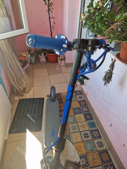 se vinde trotineta speedxman sau schimb cu un g2