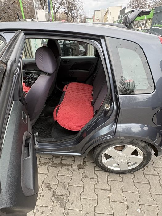 Ford fiesta              .