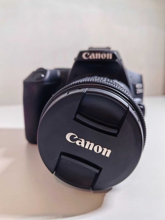 Камера CANON EOS 250D kit
