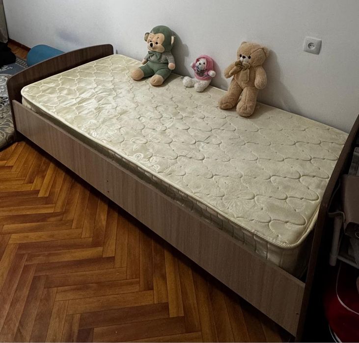 Кровать полутарка