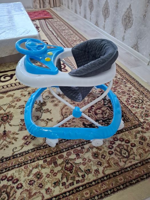 Ходунок и большой тазик