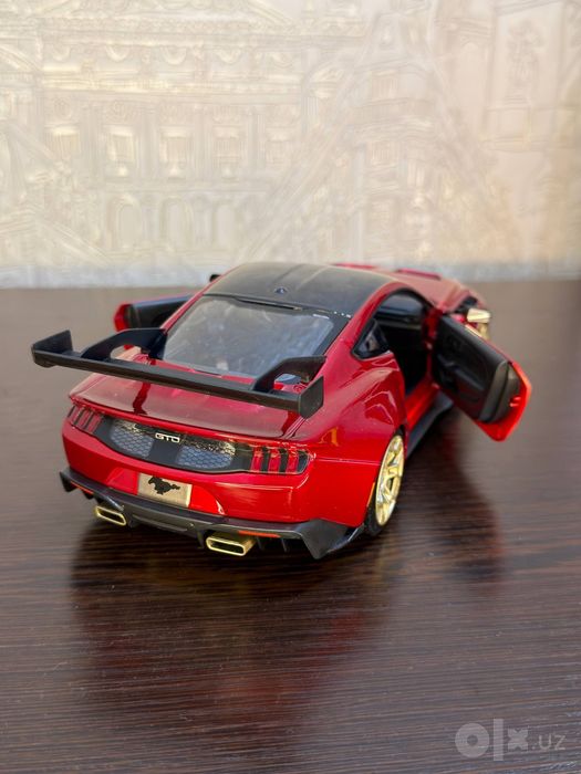 Масштаб 1:18 Ford Mustang GTD
Открываются все двери