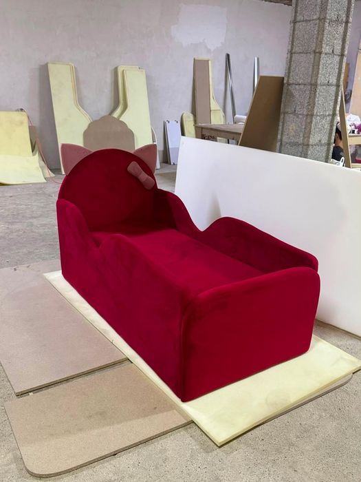 Mebel divan oyinchoqli