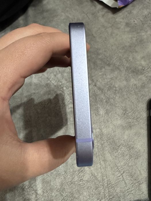 Продам iPhone 12