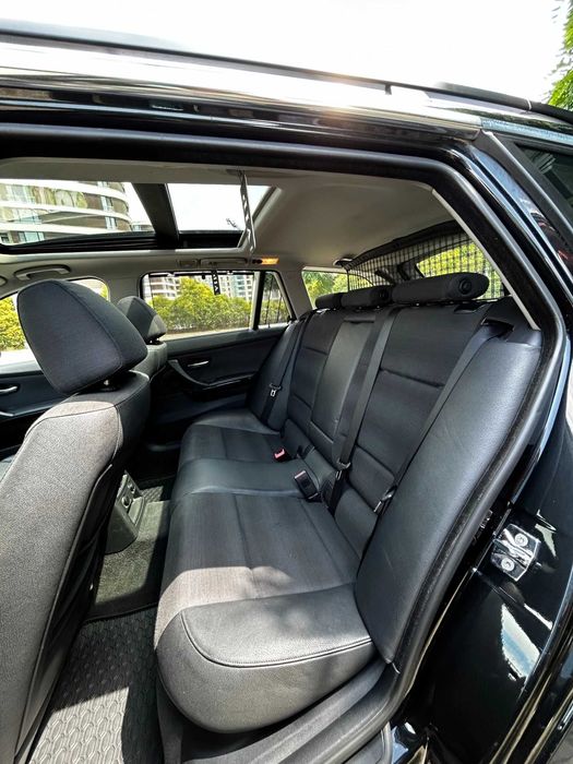 Автомобил BMW 325 Xi
