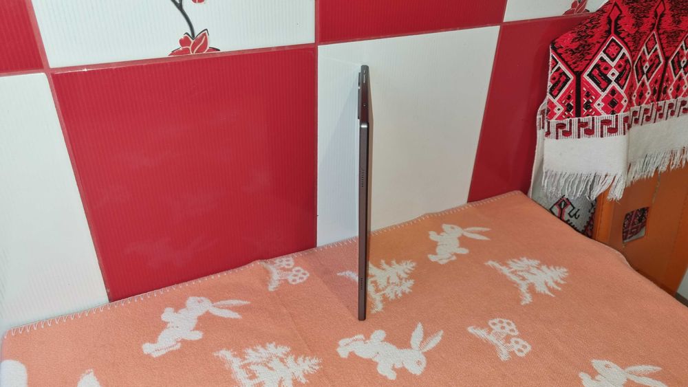 TABLETA android 14 = 300 lei