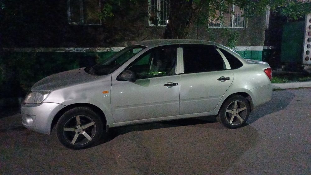 Лада Гранта металлик