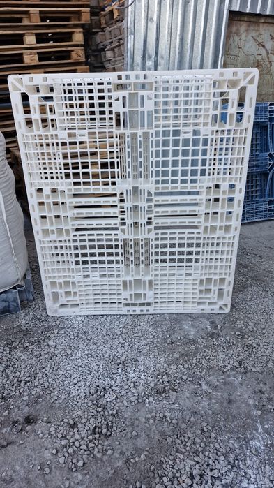 Паллет пластиковые