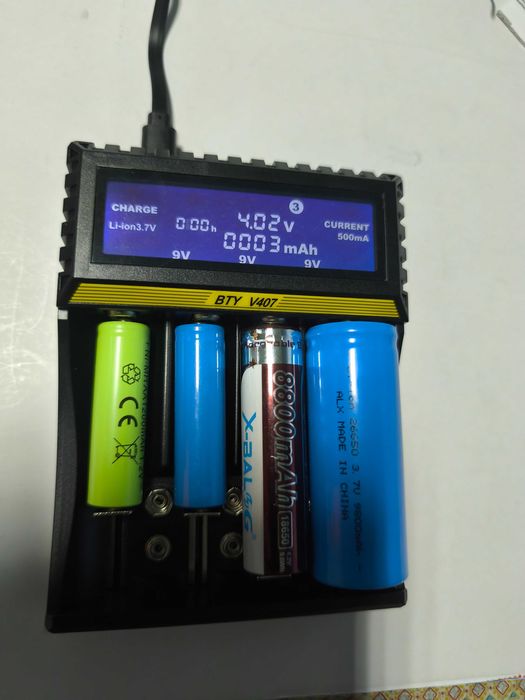 Incarcator digital inteligent de Li-ion, NI-MH, NI-CD