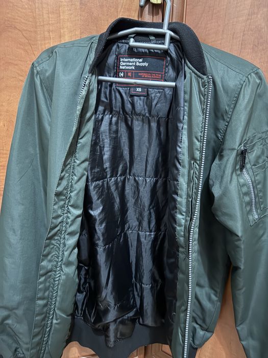 Продам куртку мужскую