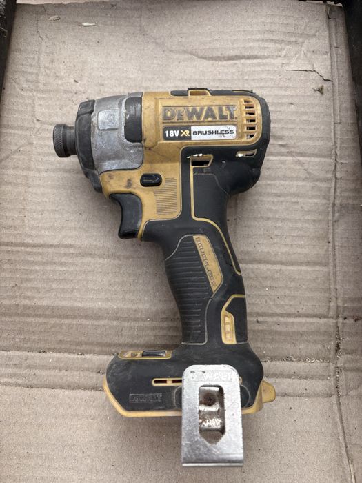 Dewalt DCF887 205Nm - Ударен безчетков винтоверт