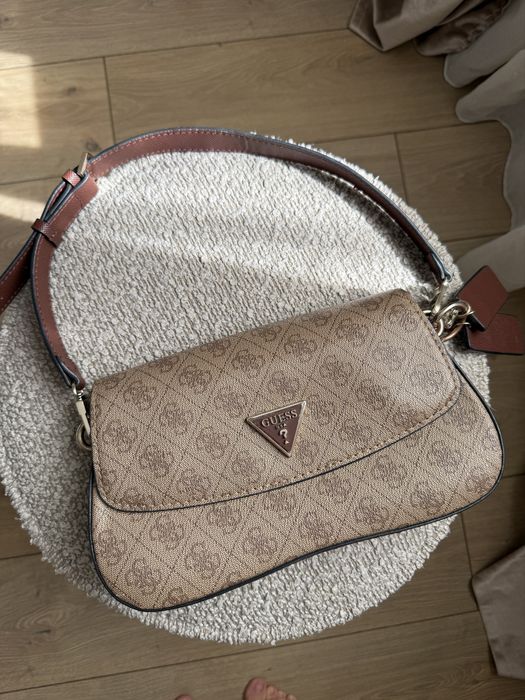 Продам сумку guess