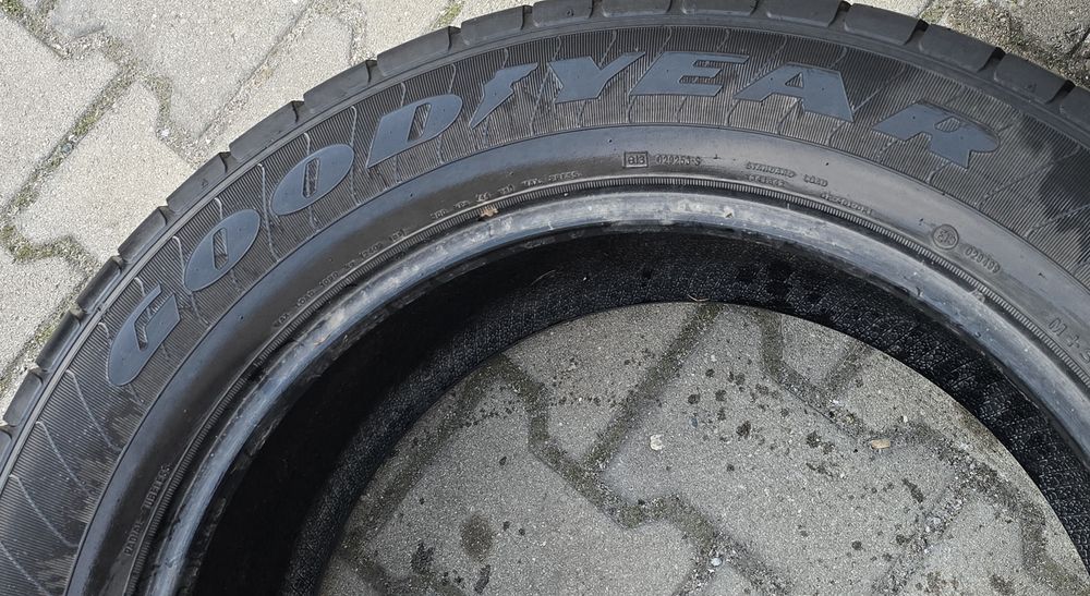 275 55 20 good year