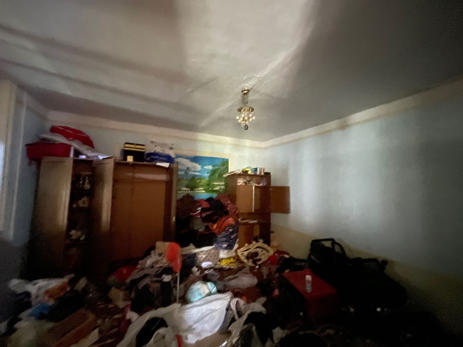 Qiziriq rayon sentrda hovli sotiladi 14 so'tix 9ta xona