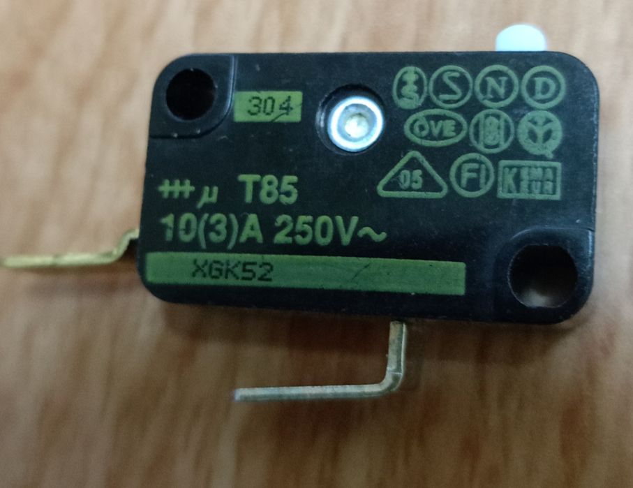 Оригинален швейцарски микропревключвател MILTAK XGK52 10А