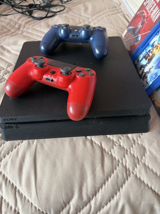 PlayStation 4 slim