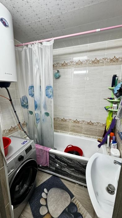 Продам 2х ком кв.7район Абая71/1