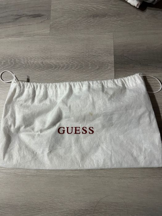 Нова Оригинална Чанта Guess