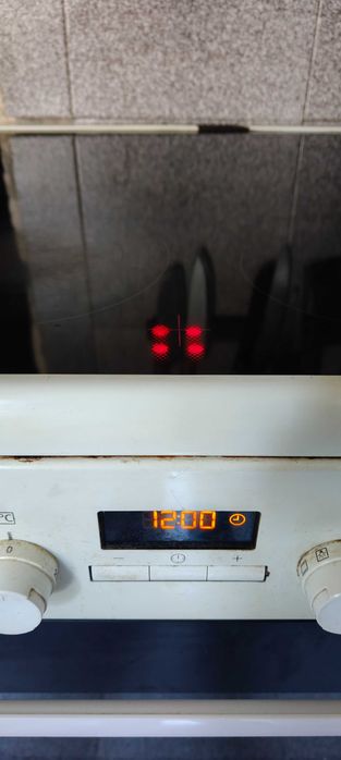 печка Electrolux с индукционен плот