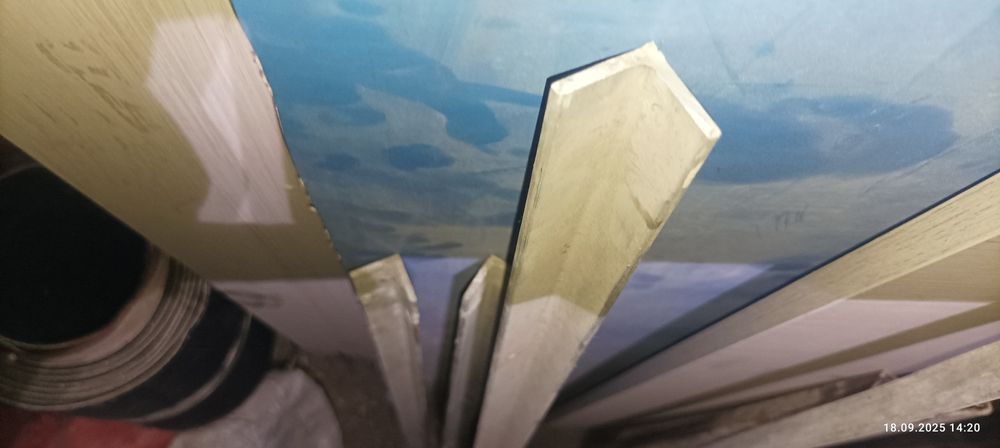 Уголок алюминиевый