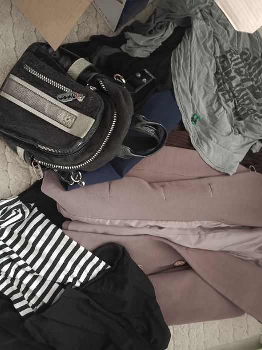 Отдам бесплатно вещи