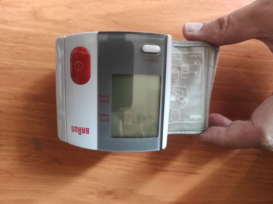 Тонометр электронный Braun BP 1600MR оригинал