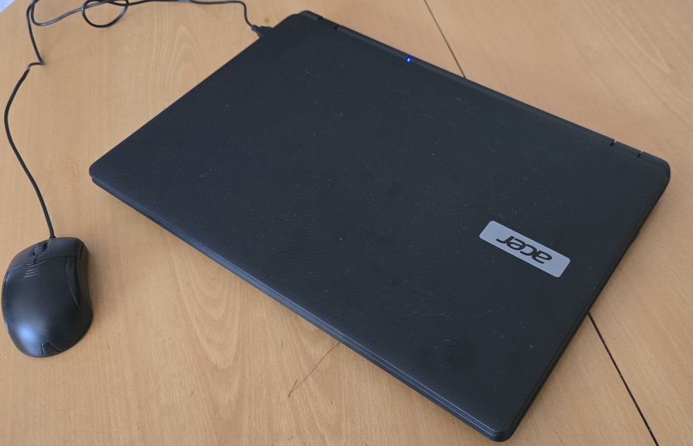 Acer E15 -ES1-512-81M
