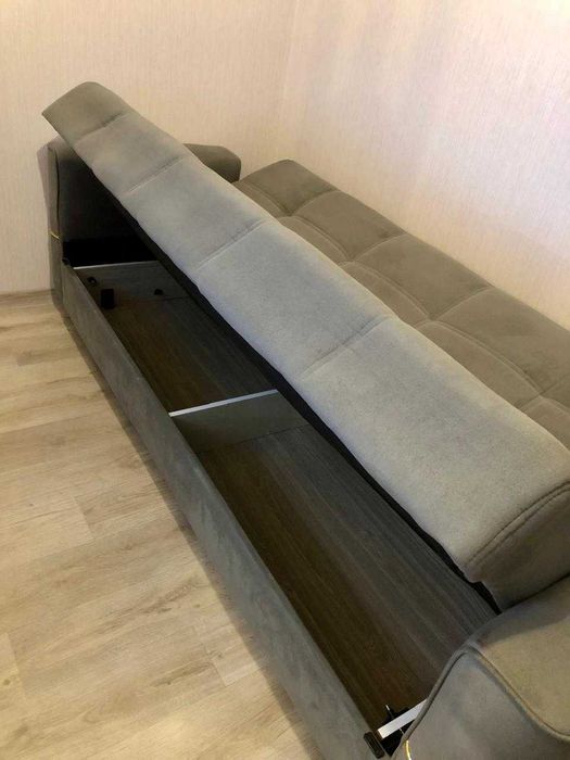 сив разтегателен диван, почти нов