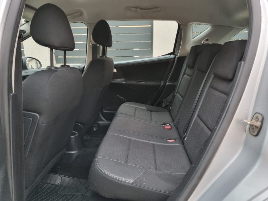 Vând sau schimb Peugeot 207 SW Facelift Motor 1.6 HDi an 2010 euro 5