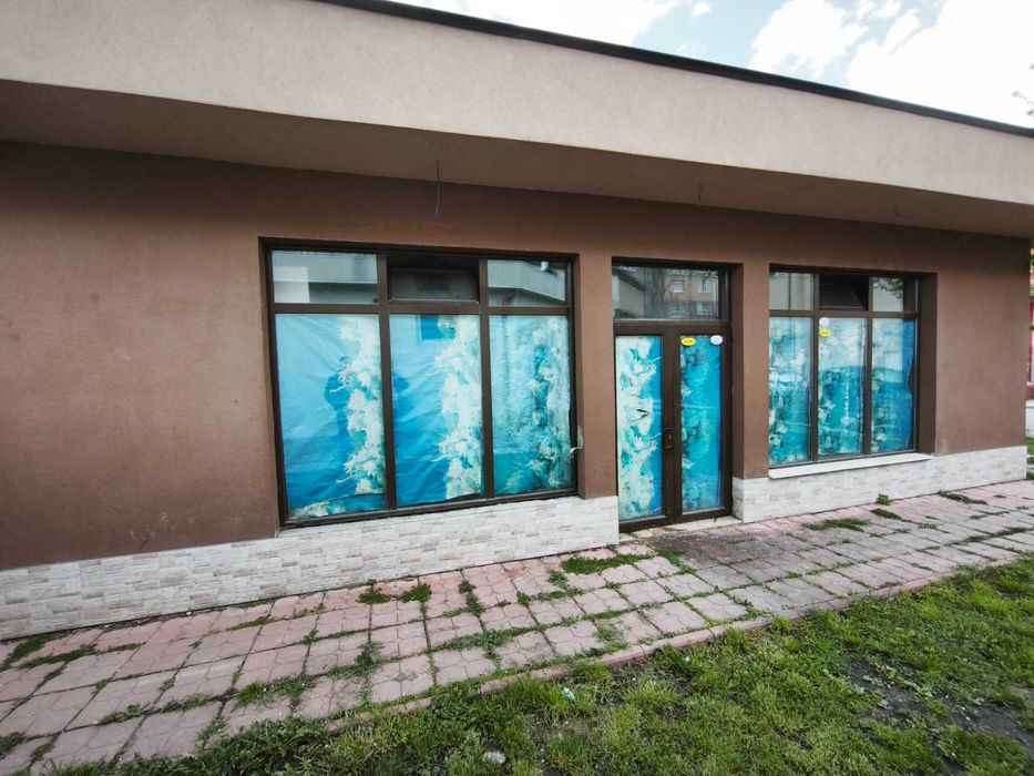 Продавам търговско помещение в гр. Перник кв. Мошино