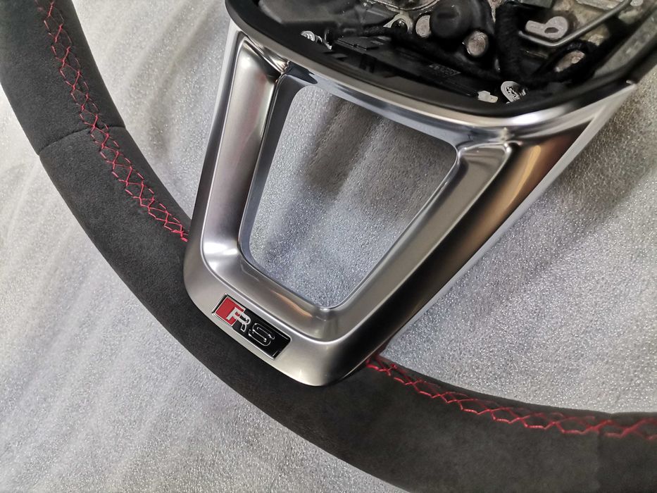 НОВ Спортен Волан Audi RS Алкантара RS3 A3 S3 8Y RSQ3 Q3 82A419091BD