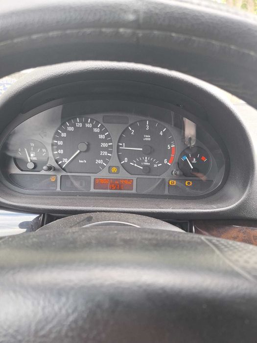 Vând mașina BMW E46