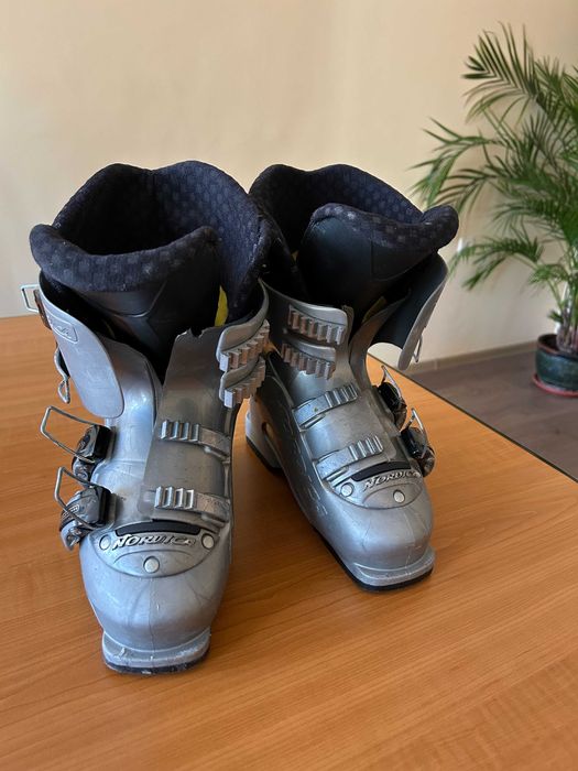 Ски Fisher 158 cm и автомати Salomon, отлично състояние