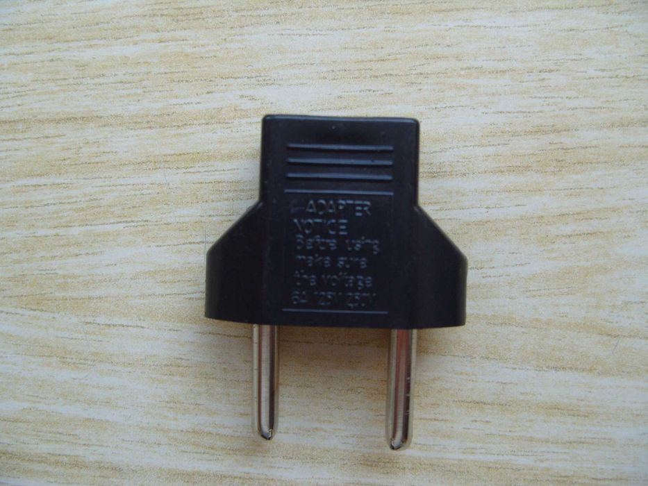 Мрежов адаптер от US (американски) към EU (европейски)