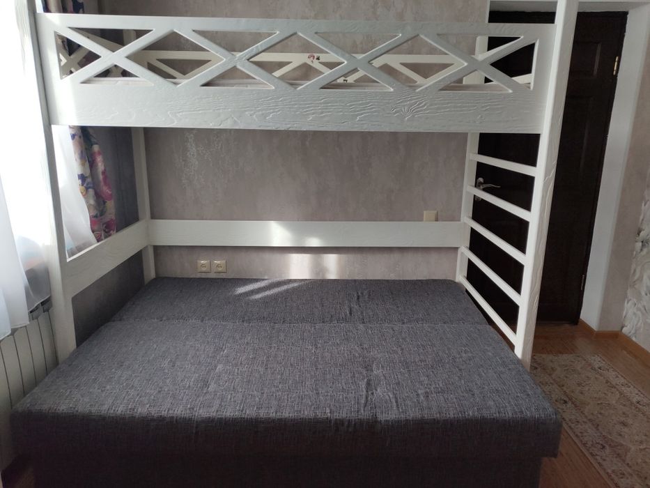 Продам Кровать-чердак+диван