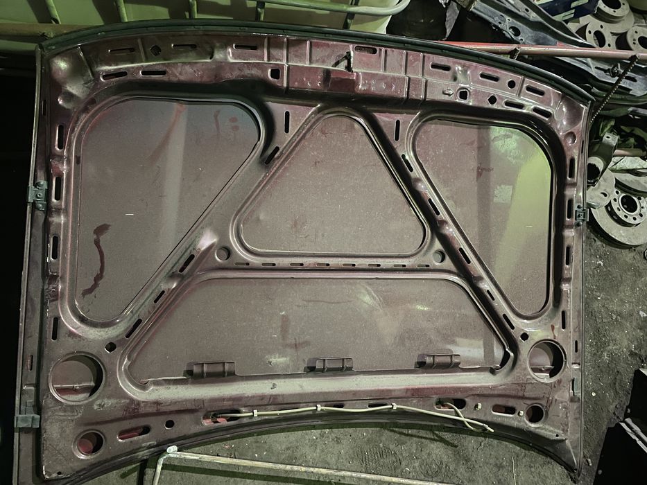 Капот VW Passat B4. Пассат Б4