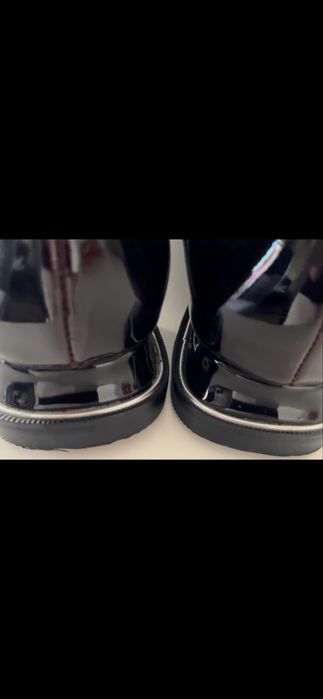 Pantofi din pele lacuita