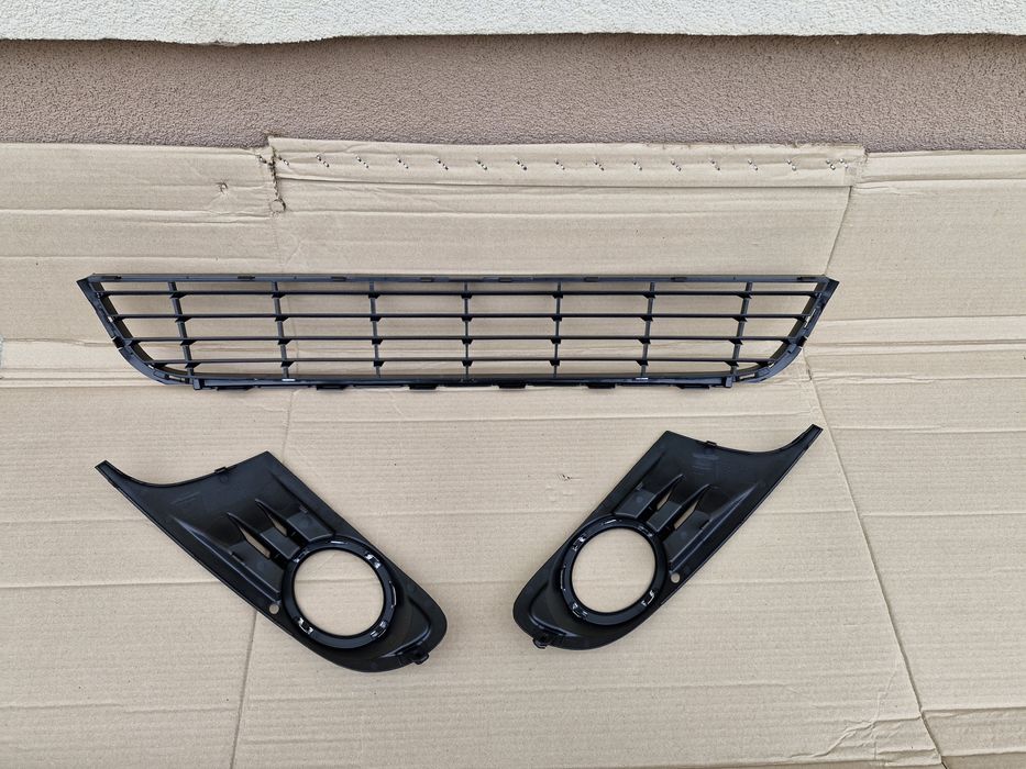 Grila grile  Vw Golf 6 hackback si combi 2008-2012