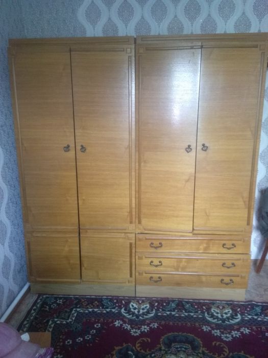 Продам два шифоньера ,