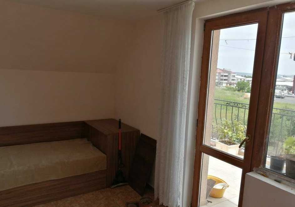 Дава се под наем Двустаен апартамент в Бургас, Изгрев - 83 кв.м за 190 € - Снимка #3