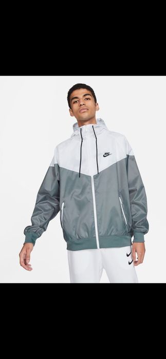 Продам ветровку Nike оригинал